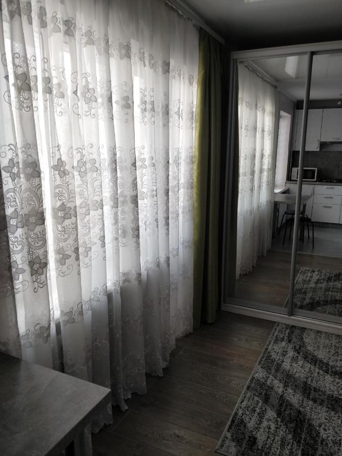 Studio Comfort On Golovna Street Cernăuți Exterior foto