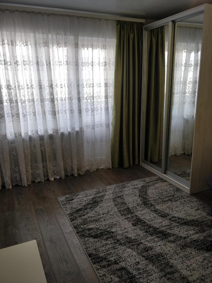 Studio Comfort On Golovna Street Cernăuți Exterior foto