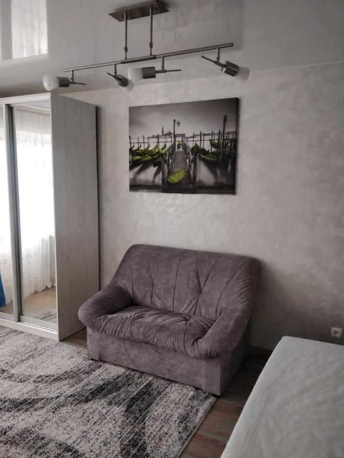 Studio Comfort On Golovna Street Cernăuți Exterior foto